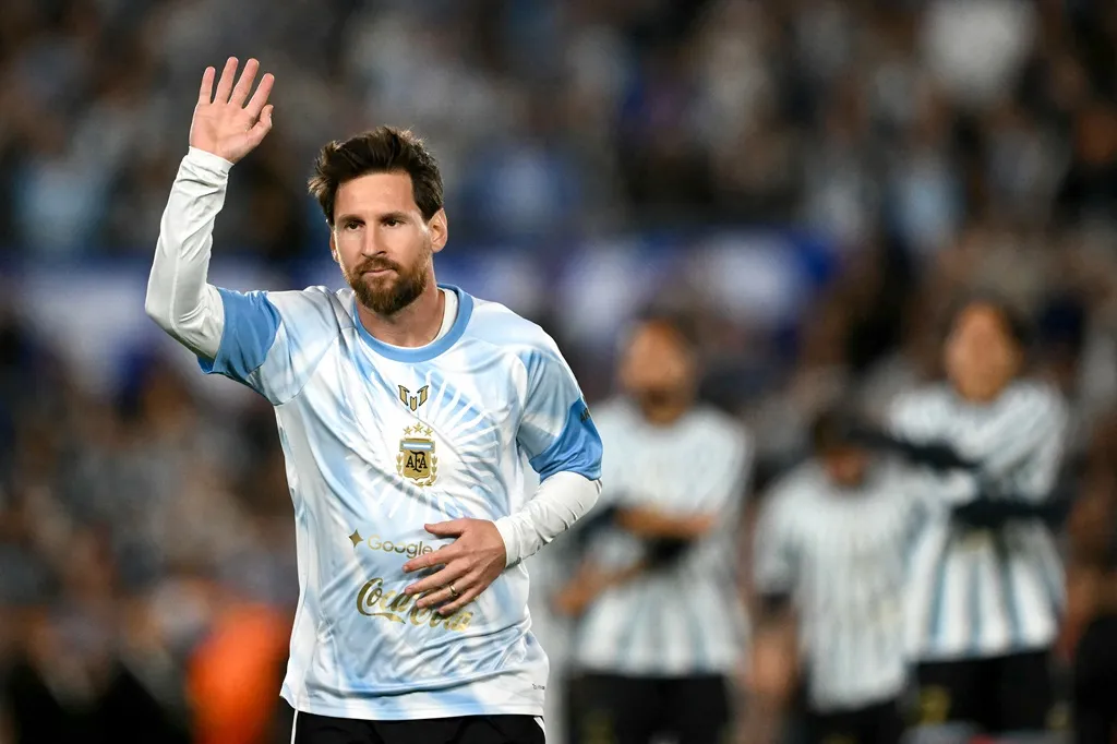 Messi ends 21-year Argentina career in front of 85,000 fans