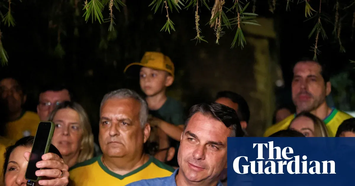 Flávio Bolsonaro leads Brazil's first round with 47% of votes