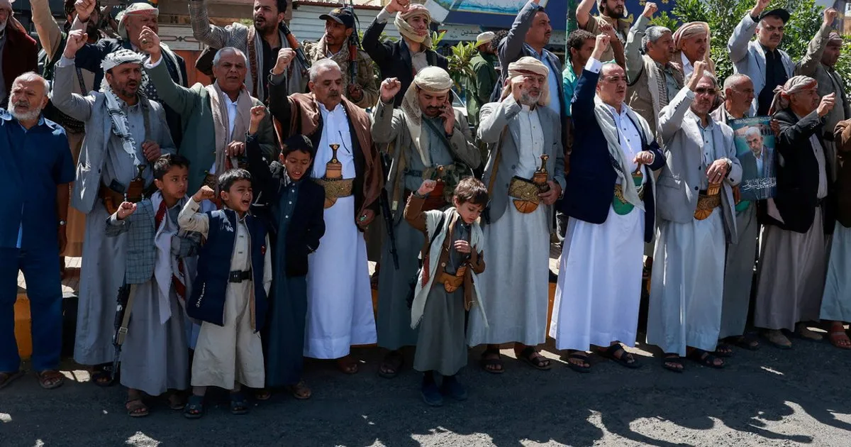 Houthis warn airlines to avoid Saudi airports after Riyadh attack kills 12