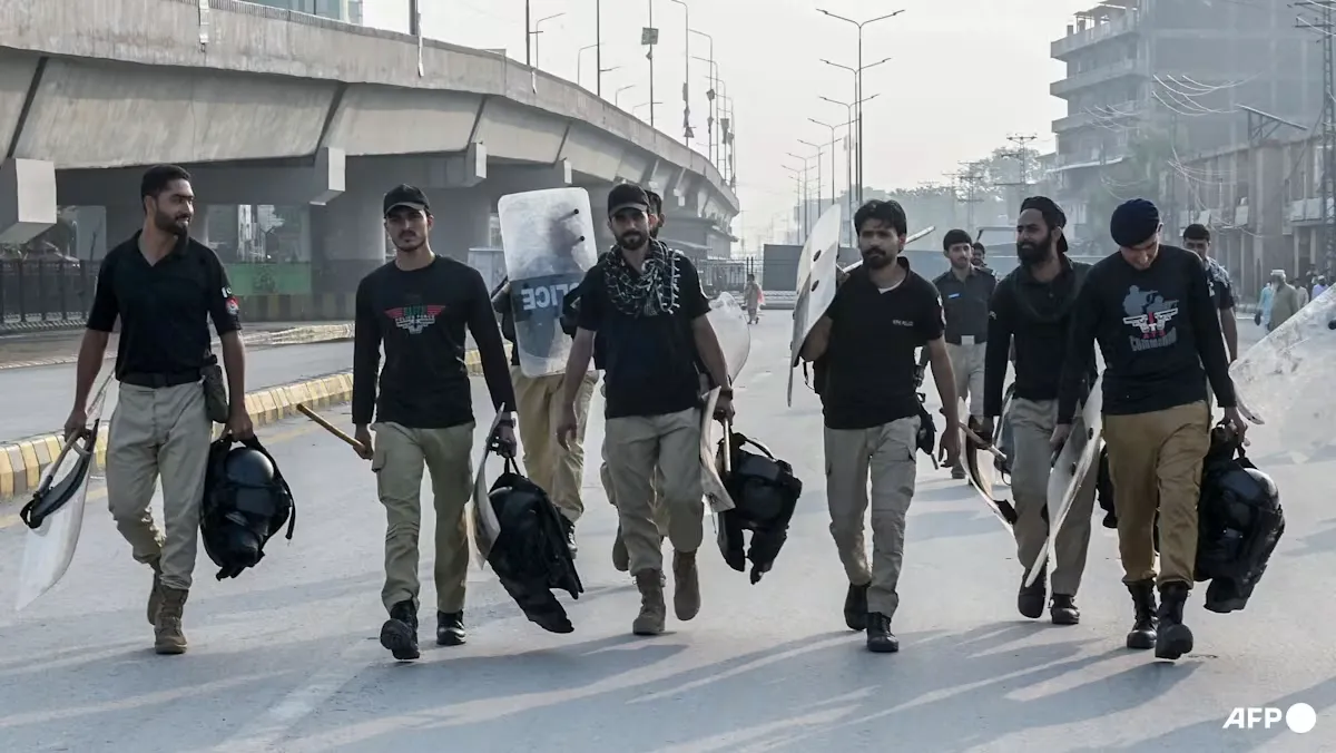 Pakistan president imposes emergency rule in Khyber Pakhtunkhwa province