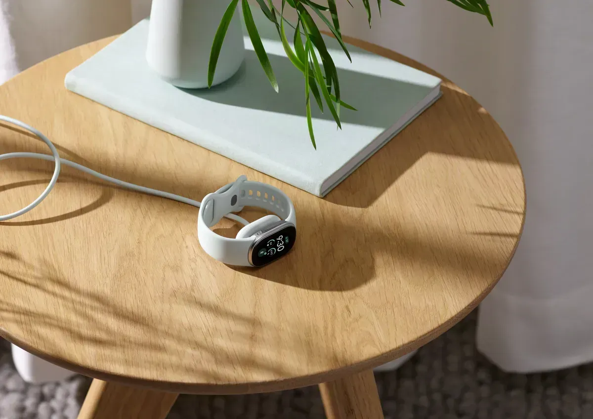 Google launches Fitbit Edge at $179.99 between Air and Pixel Watch