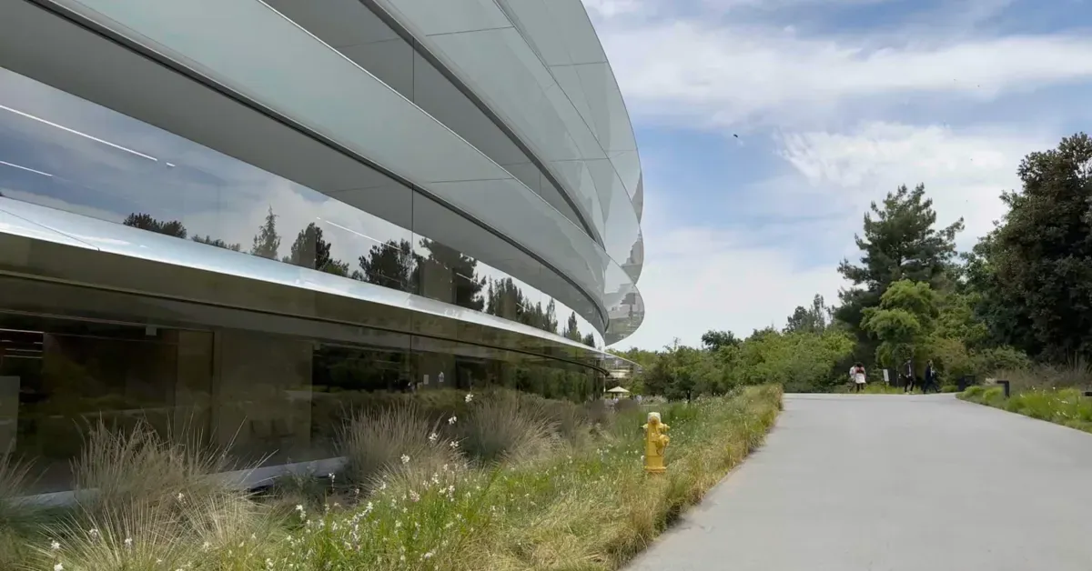 Apple hires Huxe staff and licenses its audio app technology